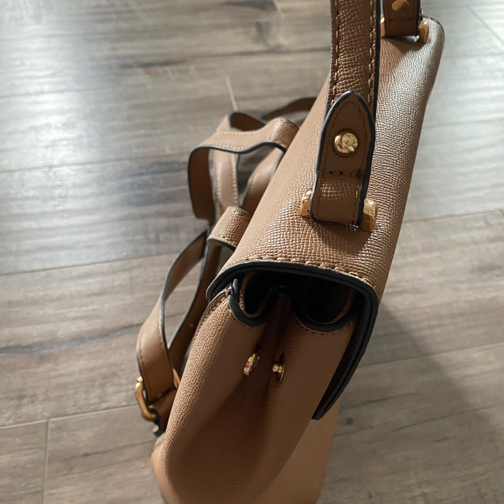 Backpack - Picture 4 of 5